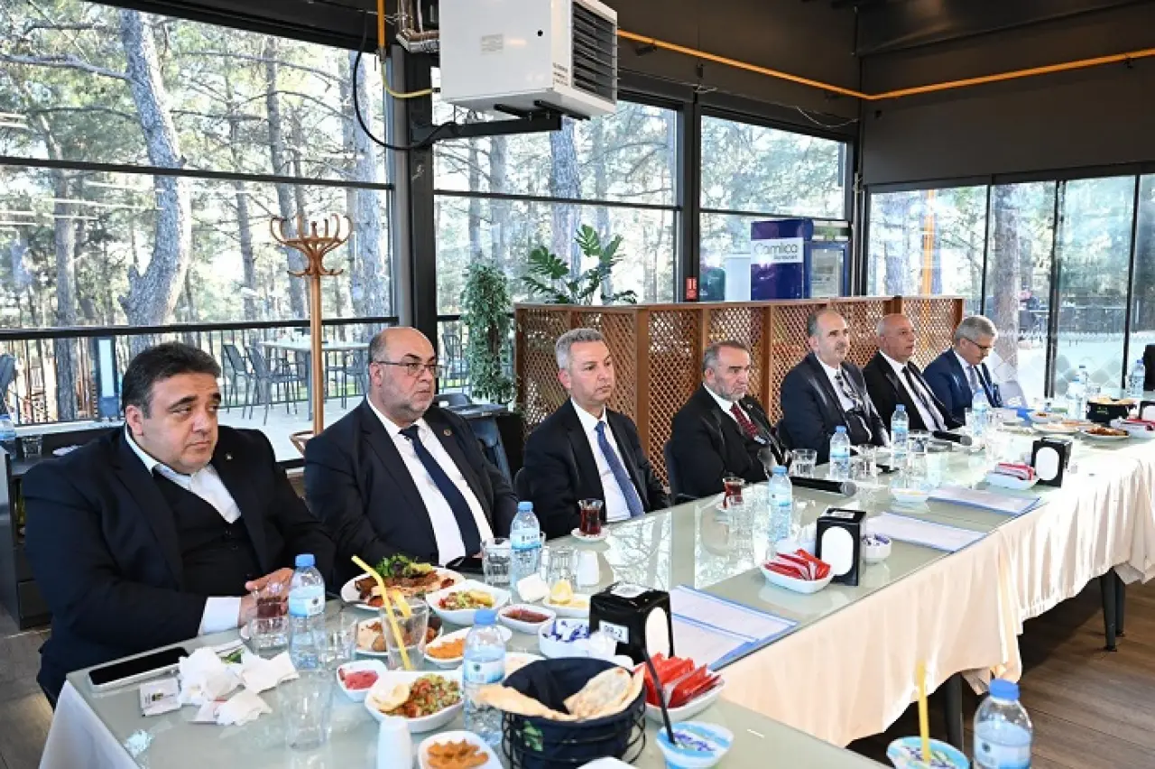 Rektör Okumuş Eğitim Destek Platformu Toplantısına Katıldı 4