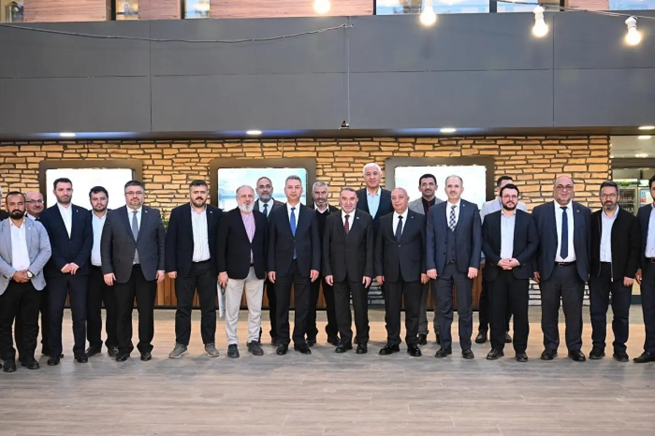 Rektör Okumuş Eğitim Destek Platformu Toplantısına Katıldı 8