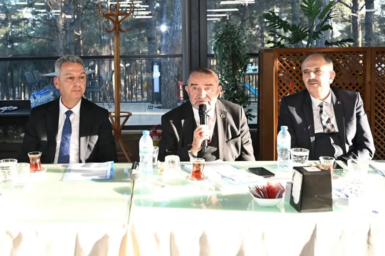 Rektör Okumuş Eğitim Destek Platformu Toplantısına Katıldı 1