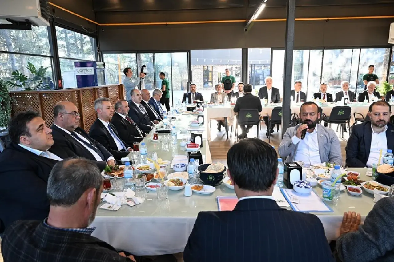 Rektör Okumuş Eğitim Destek Platformu Toplantısına Katıldı 6