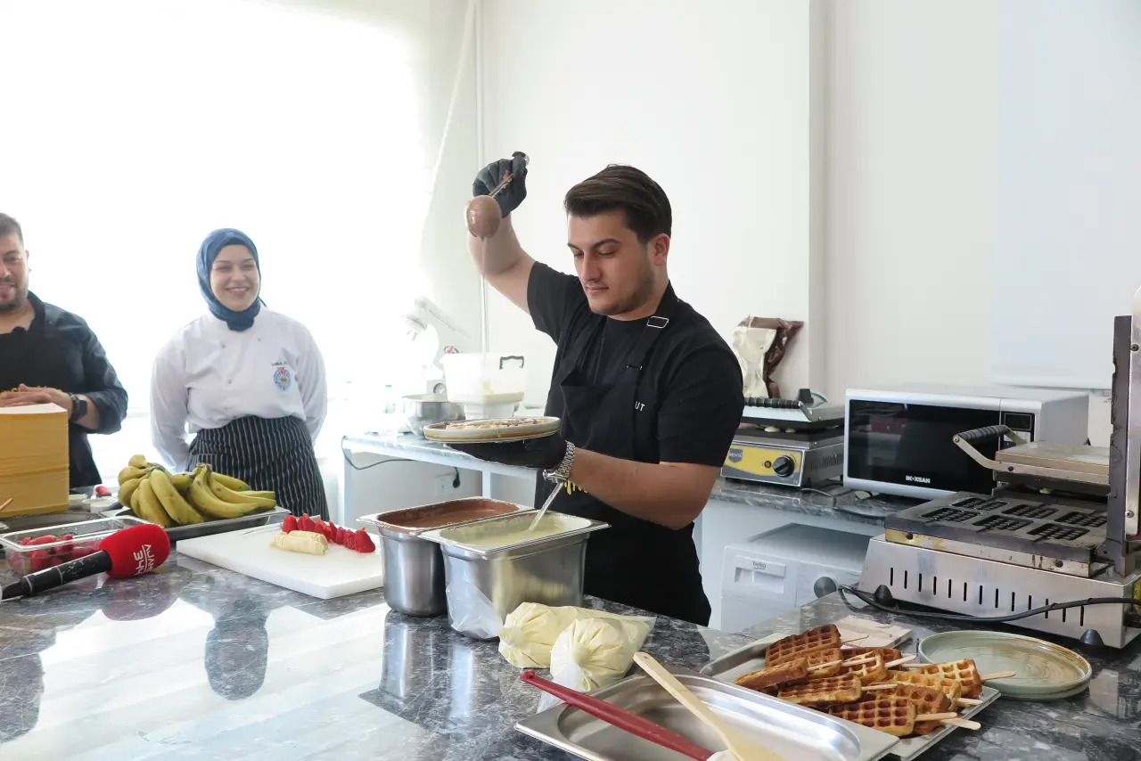 Sosyal Bilimler MYO’da Öğrencilere Tatlı Eğitimi 6
