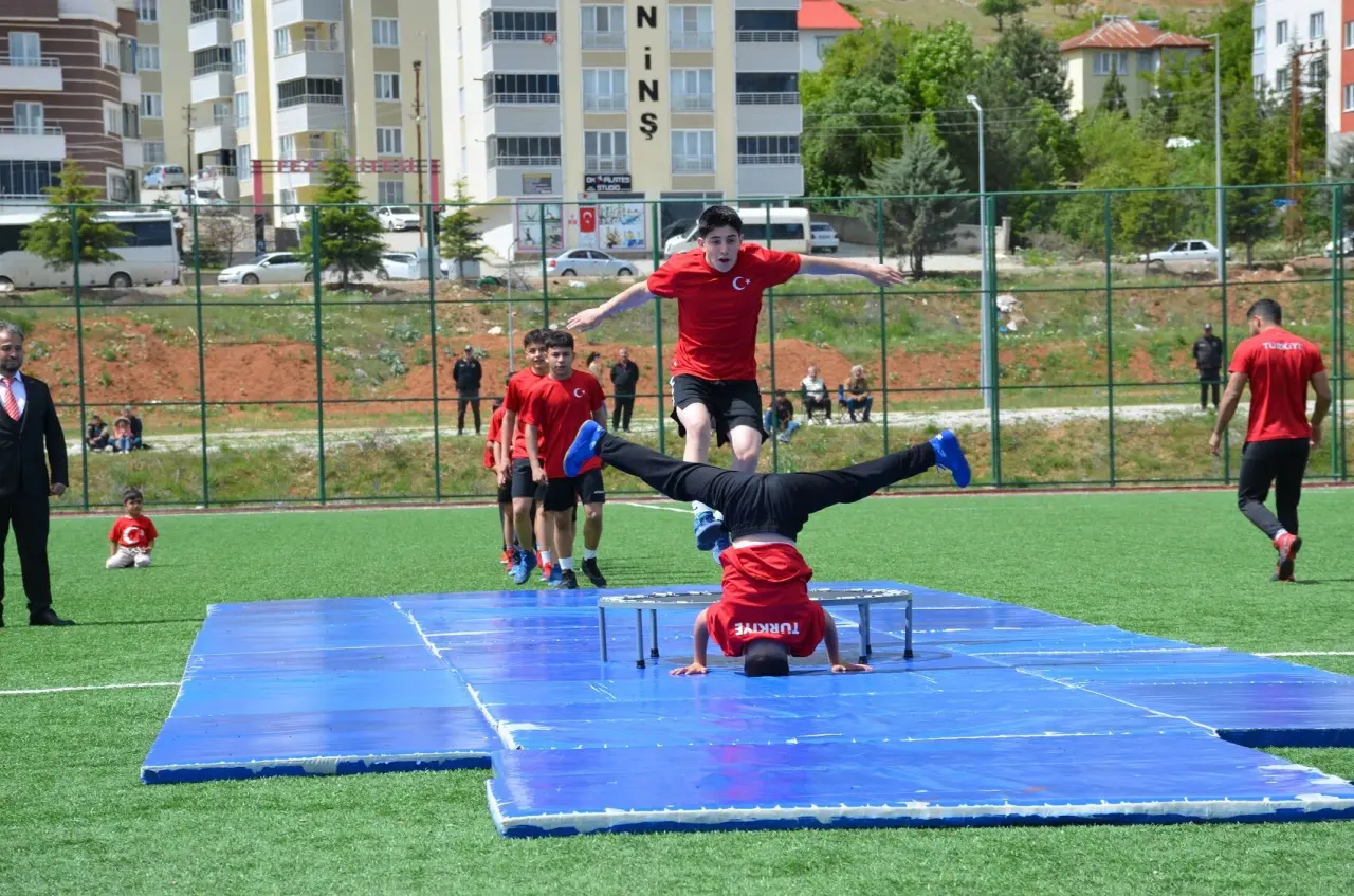 Afşin’de 19 Mayıs Coşkusu Büyük Bir Katılımla Kutlandı 5
