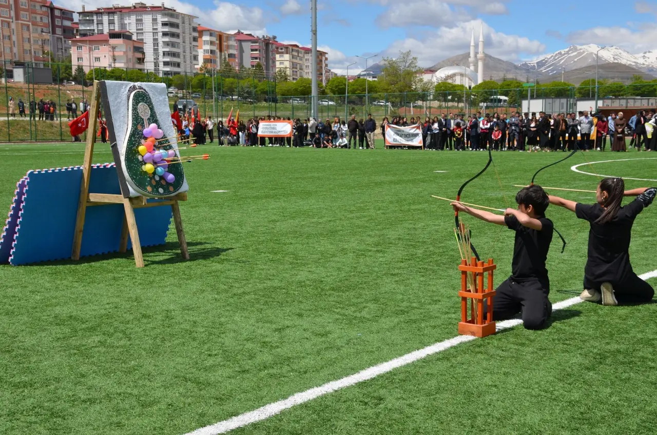 Afşin’de 19 Mayıs Coşkusu Büyük Bir Katılımla Kutlandı 1