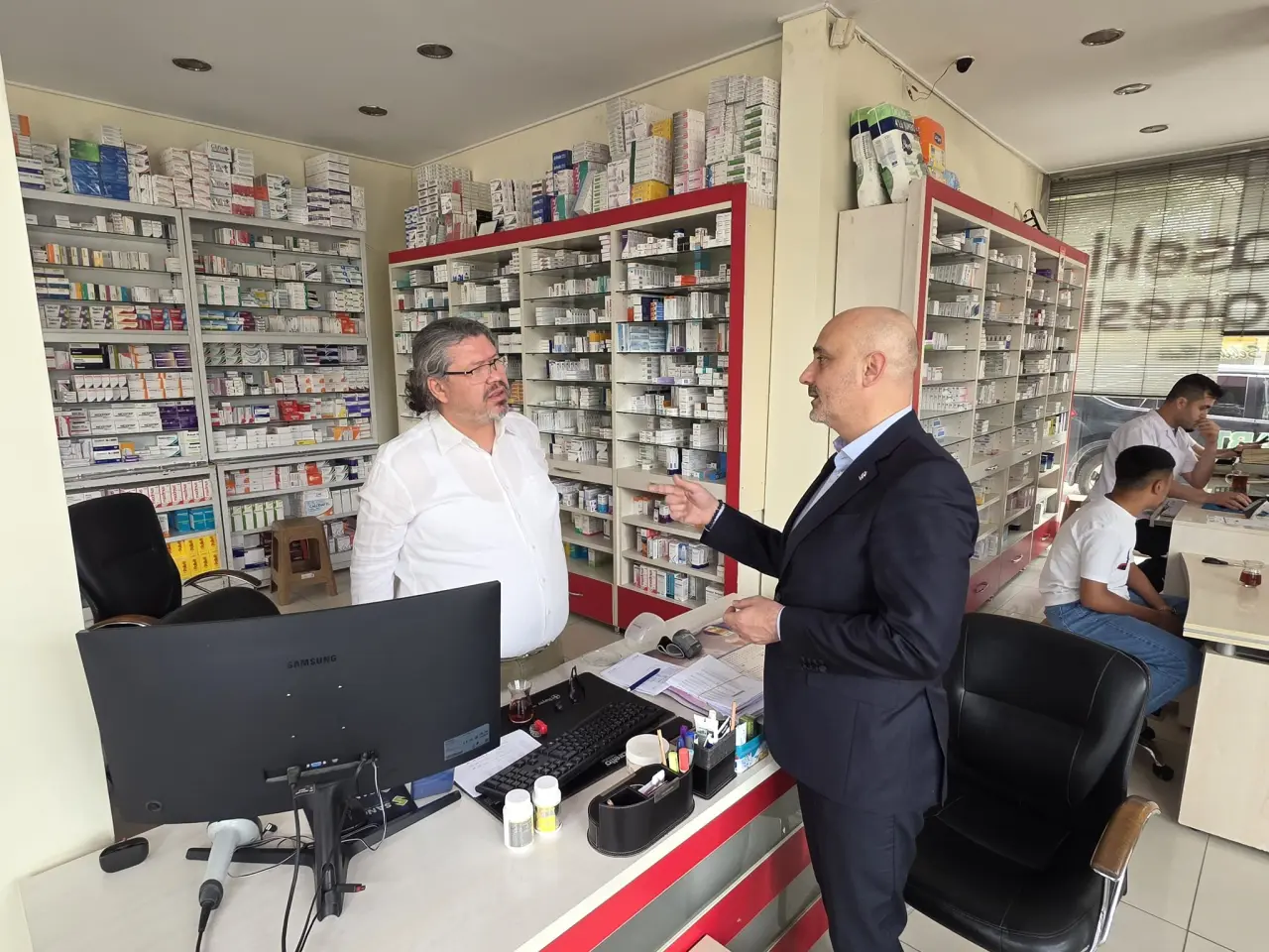 AK Parti Kahramanmaraş İl Başkanı Burak Gül’den Eczacılar Günü Ziyareti 6