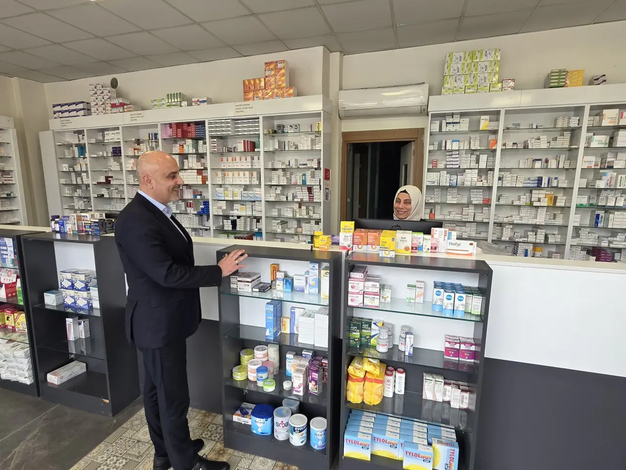 AK Parti Kahramanmaraş İl Başkanı Burak Gül’den Eczacılar Günü Ziyareti 4