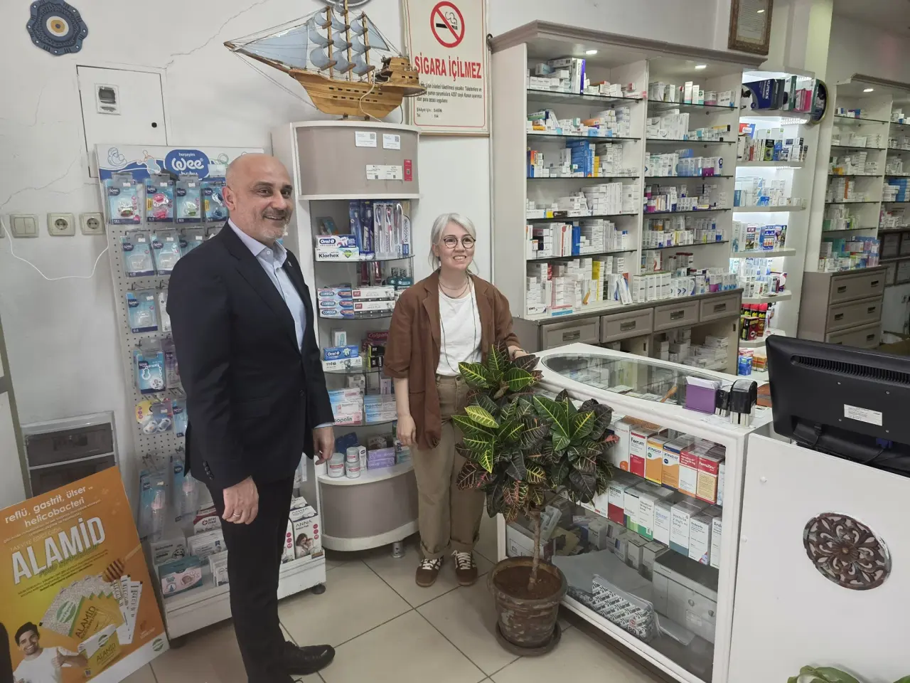 AK Parti Kahramanmaraş İl Başkanı Burak Gül’den Eczacılar Günü Ziyareti 3