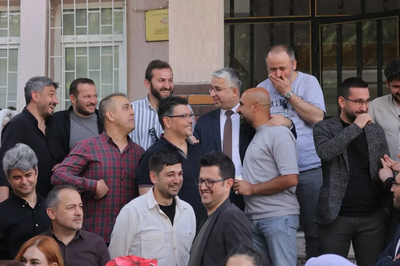 Başkan Gürbüz Mezun Olduğu Okulda Hasret Giderdi 1