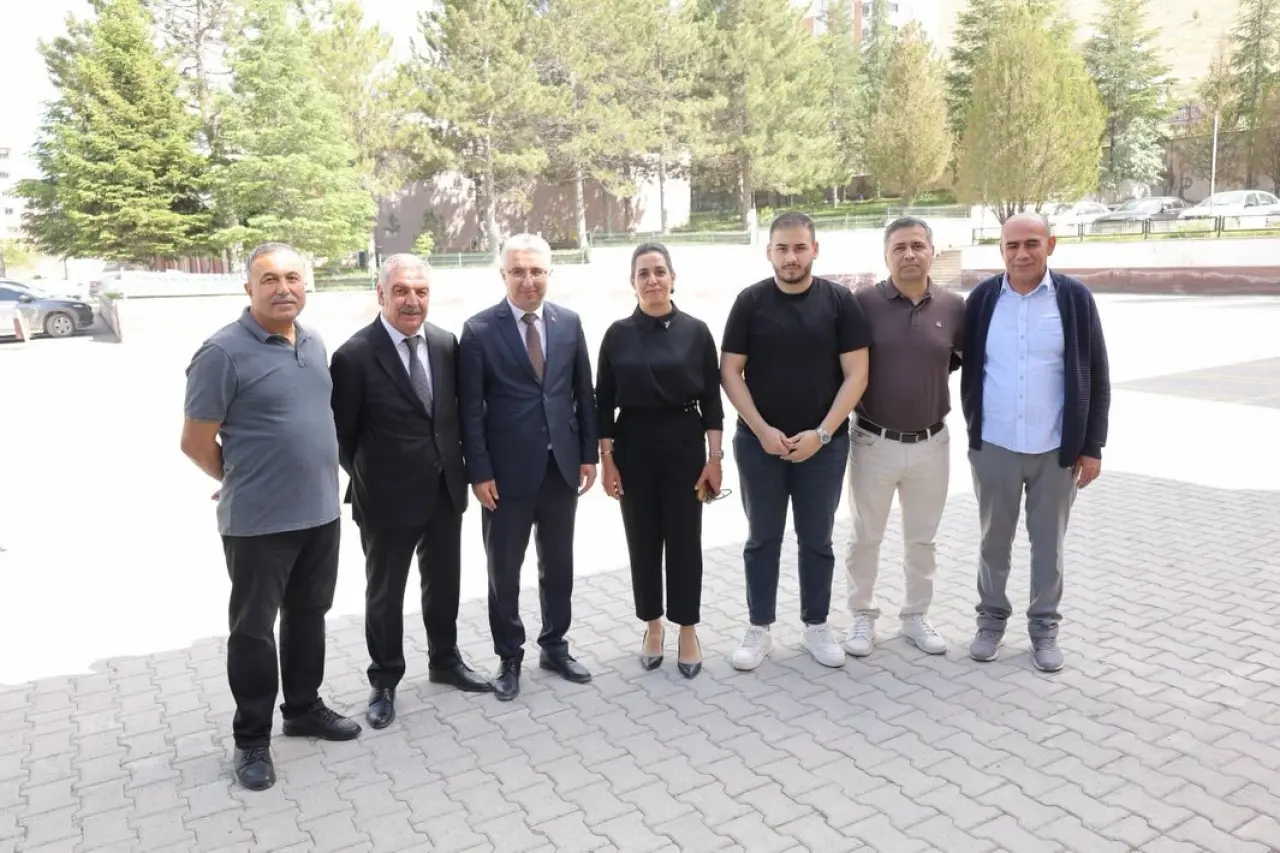 Başkan Gürbüz Mezun Olduğu Okulda Hasret Giderdi 8