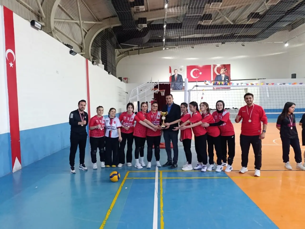 Elbistan’da Genç Kızlar Sahada Devleşti 2