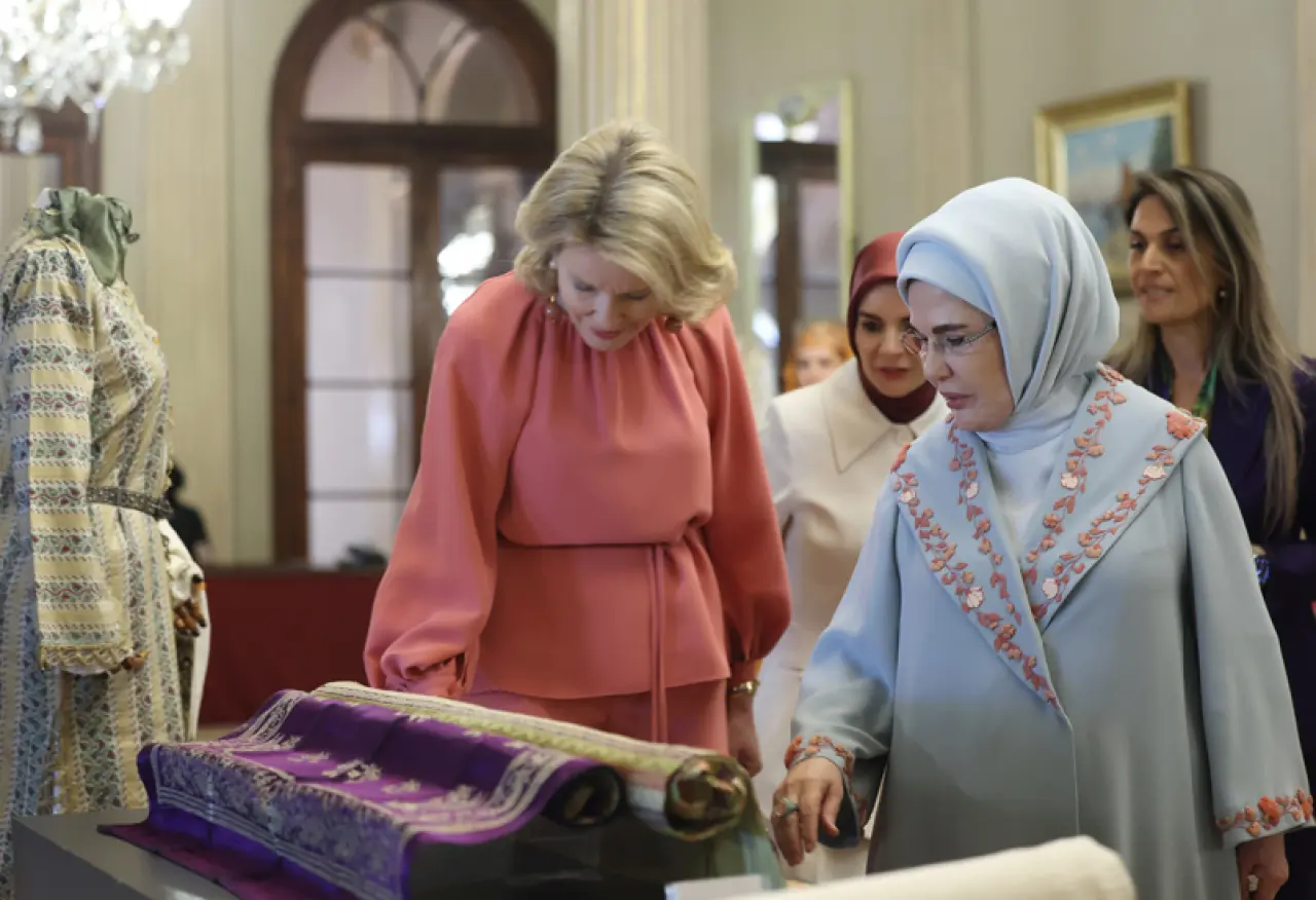 Emine Erdoğan ve Kraliçe Mathilde Dolmabahçe’de Buluştu 13