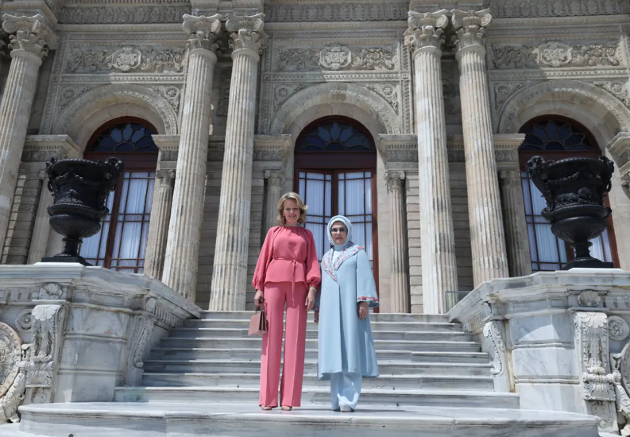 Emine Erdoğan ve Kraliçe Mathilde Dolmabahçe’de Buluştu 7