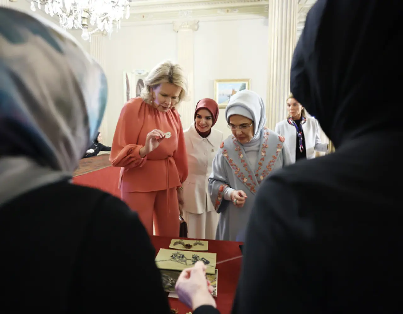 Emine Erdoğan ve Kraliçe Mathilde Dolmabahçe’de Buluştu 6