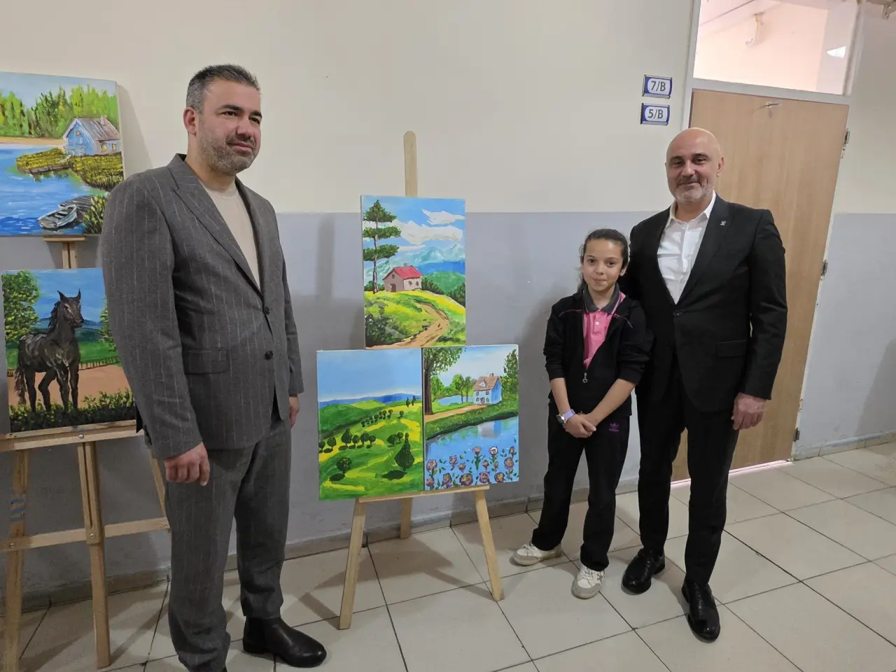 Gençlerin Bilimsel Başarısı Şehit Hüseyin Sarı Ortaokulu’nda Sergilendi 12