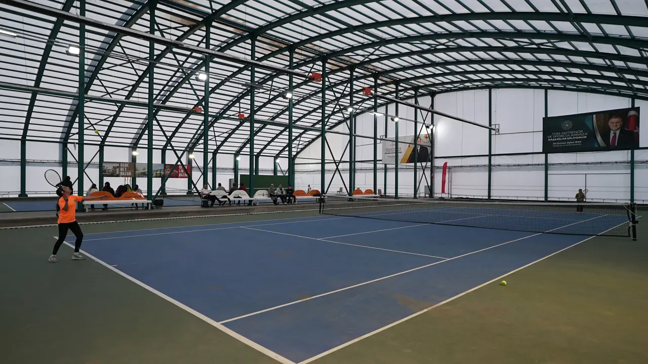 Kahramanmaraş'ta 19 Mayıs Tenis Turnuvası Başladı 1