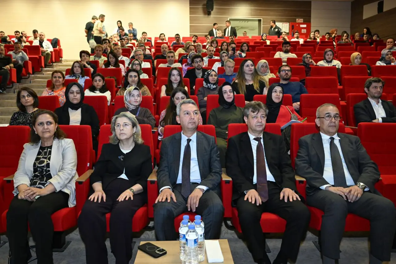 KSÜ’de Otizm Farkındalığına Dikkat Çeken Panel Düzenlendi 4