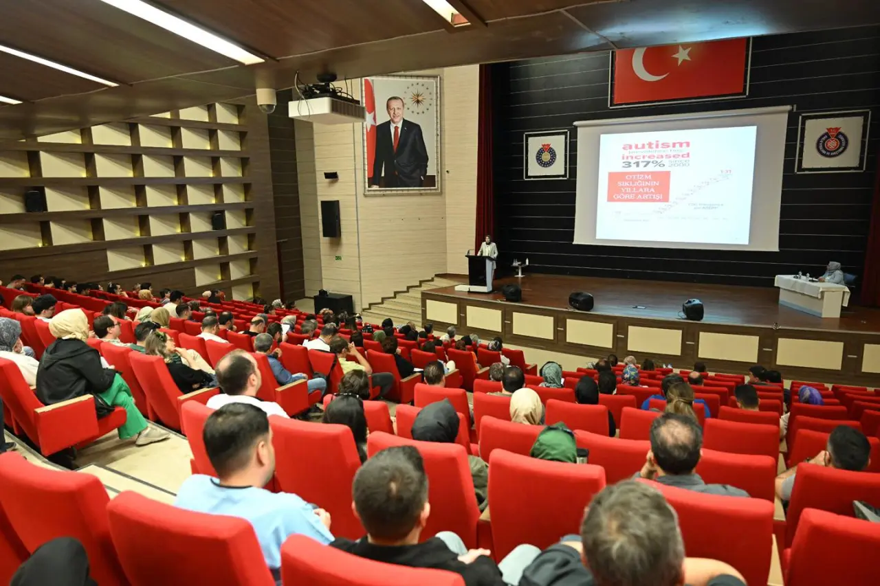 KSÜ’de Otizm Farkındalığına Dikkat Çeken Panel Düzenlendi 5