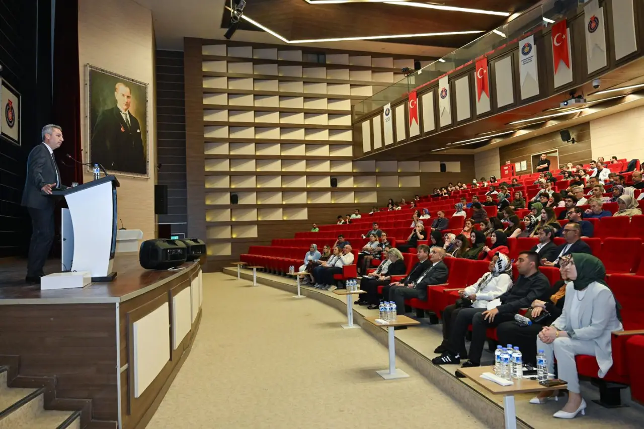 KSÜ’de Otizm Farkındalığına Dikkat Çeken Panel Düzenlendi 6