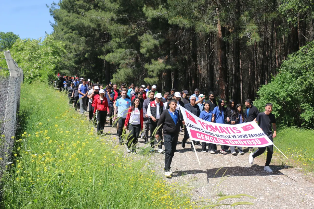 Pazarcık’ta 19 Mayıs Coşkusu Doğa Yürüyüşüyle Başladı 2