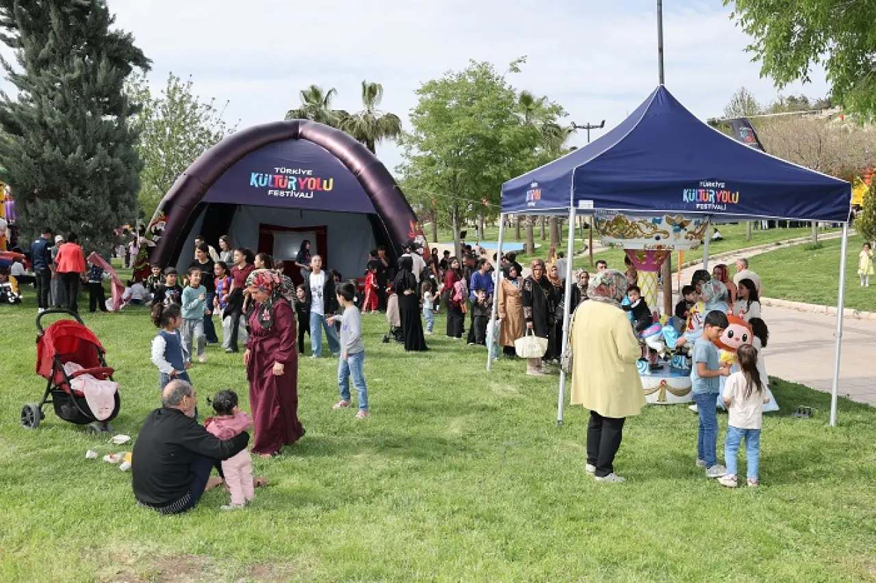 Şanlıurfa’da Kültür Yolu Coşkusu: Şehir Sanatla Buluşuyor 25