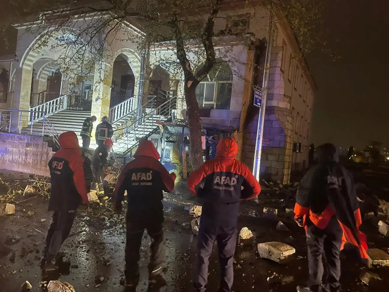 Türkiye Genelinde Olumsuz Hava Koşulları: 2 Can Kaybı 6