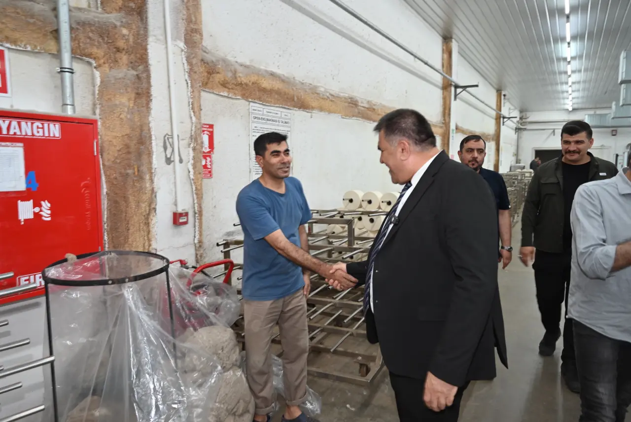 Türkoğlu Belediye Başkanı Karaca’dan Tekstil İşçilerine Ziyaret 1