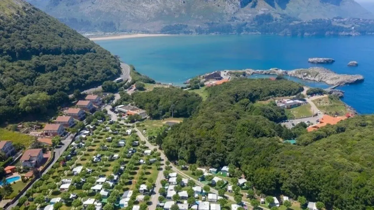 Bedava ev veriyorlar ama bir şartları var! Üstelik maaşlı işde hazır 6
