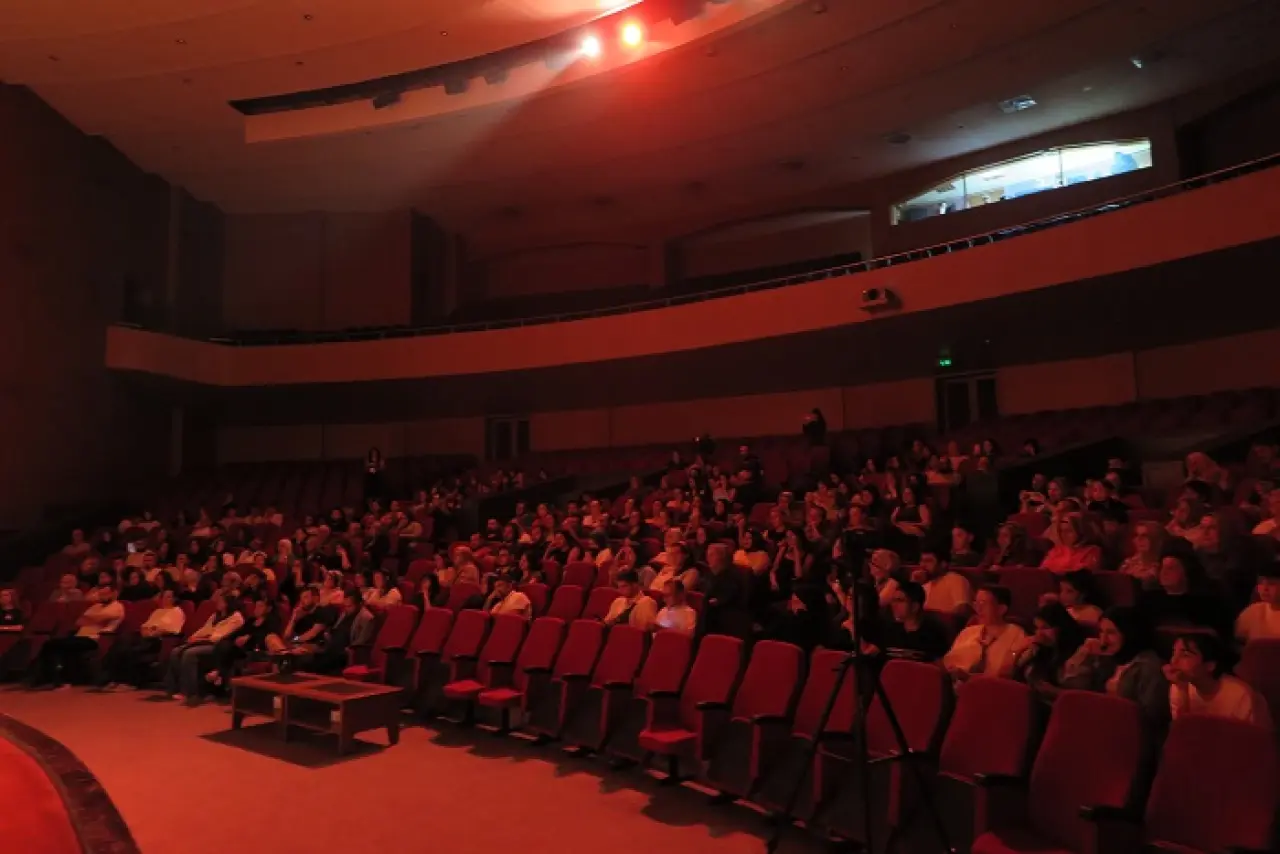 “Saklı Çamaşırlar” Sahnelendi: Kadının Toplumdaki Yeri Sorgulandı 2