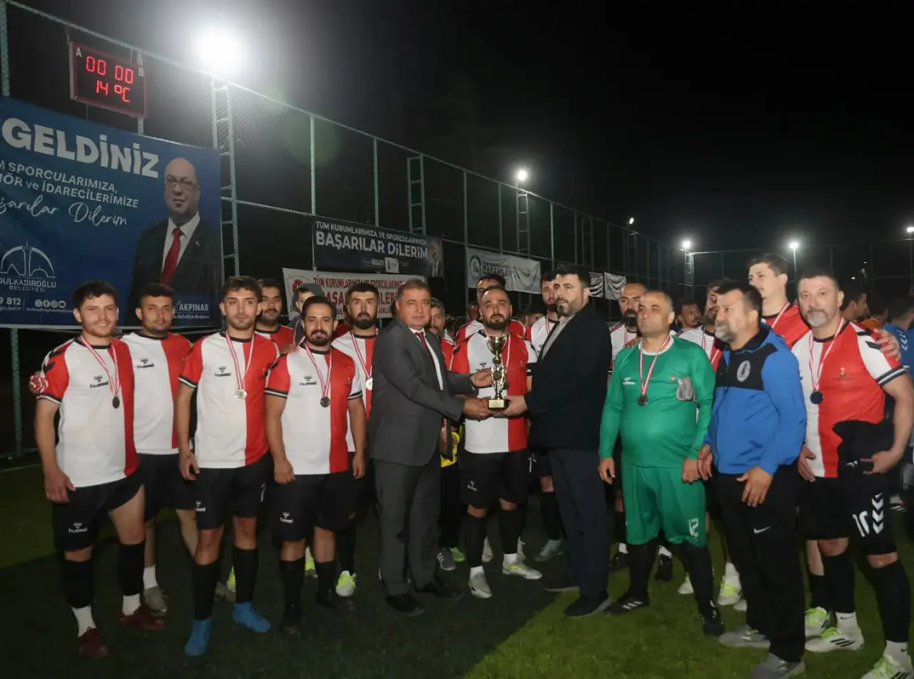 Dulkadiroğlu Kupası’nda Şampiyon İl Millî Eğitim Oldu 8