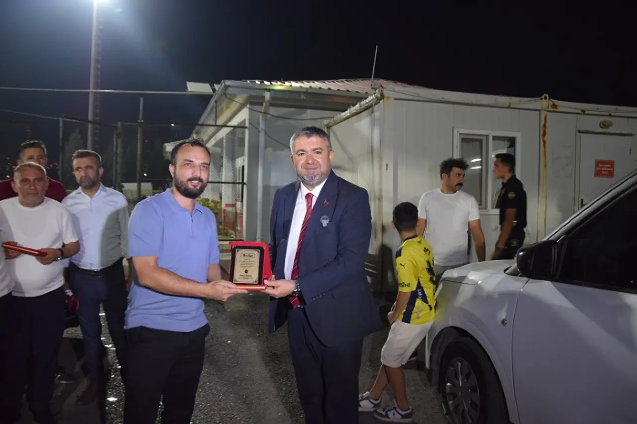 Esnaflar Arası Futbol Turnuvasında Kupa MKA 1923’ün 2