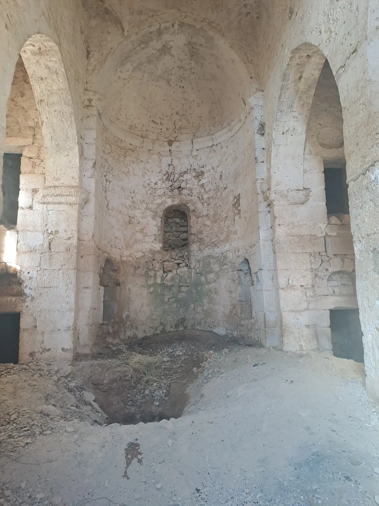 Kahramanmaraş’ın Tarihi Hazinesi Anabat Kilisesi Yok Olma Tehlikesiyle Karşı Karşıya 2