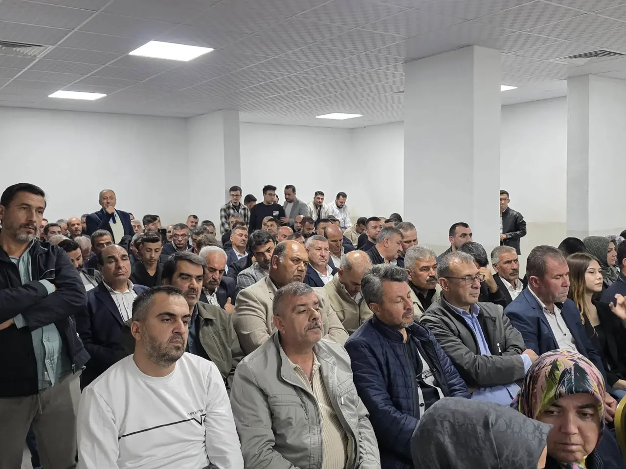 AK Parti Dulkadiroğlu Danışma Toplantısında Yeni Katılımlar 1