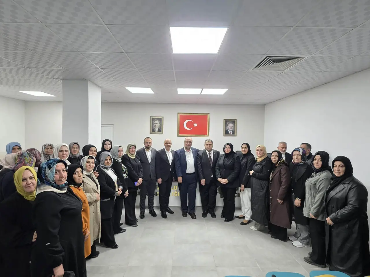 AK Parti Dulkadiroğlu Danışma Toplantısında Yeni Katılımlar 8
