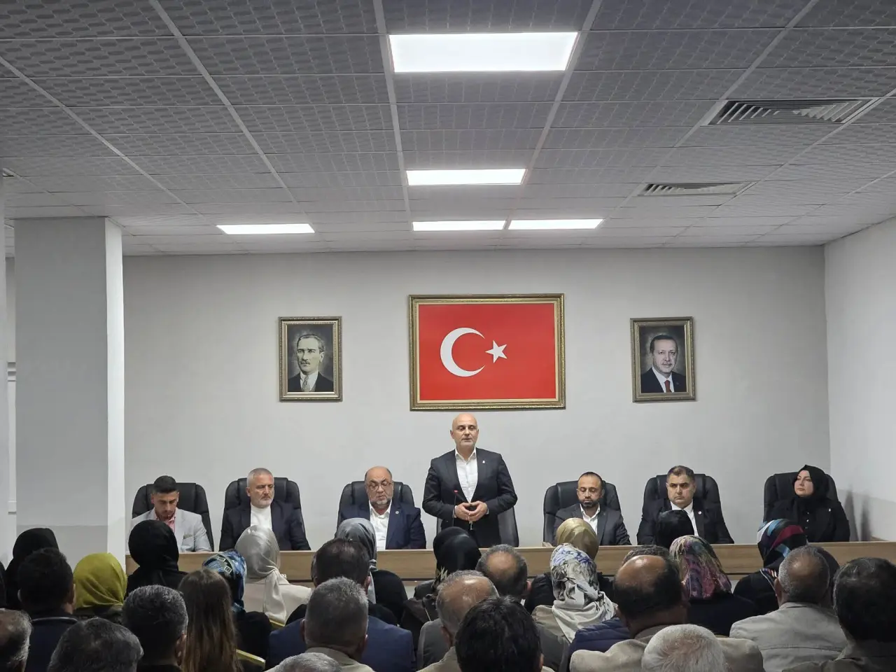AK Parti Dulkadiroğlu Danışma Toplantısında Yeni Katılımlar 12