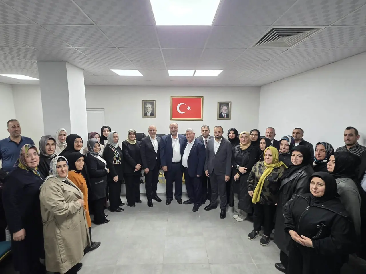 AK Parti Dulkadiroğlu Danışma Toplantısında Yeni Katılımlar 11
