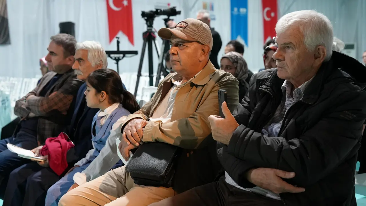 Bahaettin Karakoç Kitap Fuarı’nda Şiirleriyle Hatırlandı 3