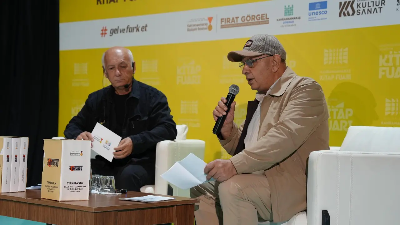 Bahaettin Karakoç Kitap Fuarı’nda Şiirleriyle Hatırlandı 4