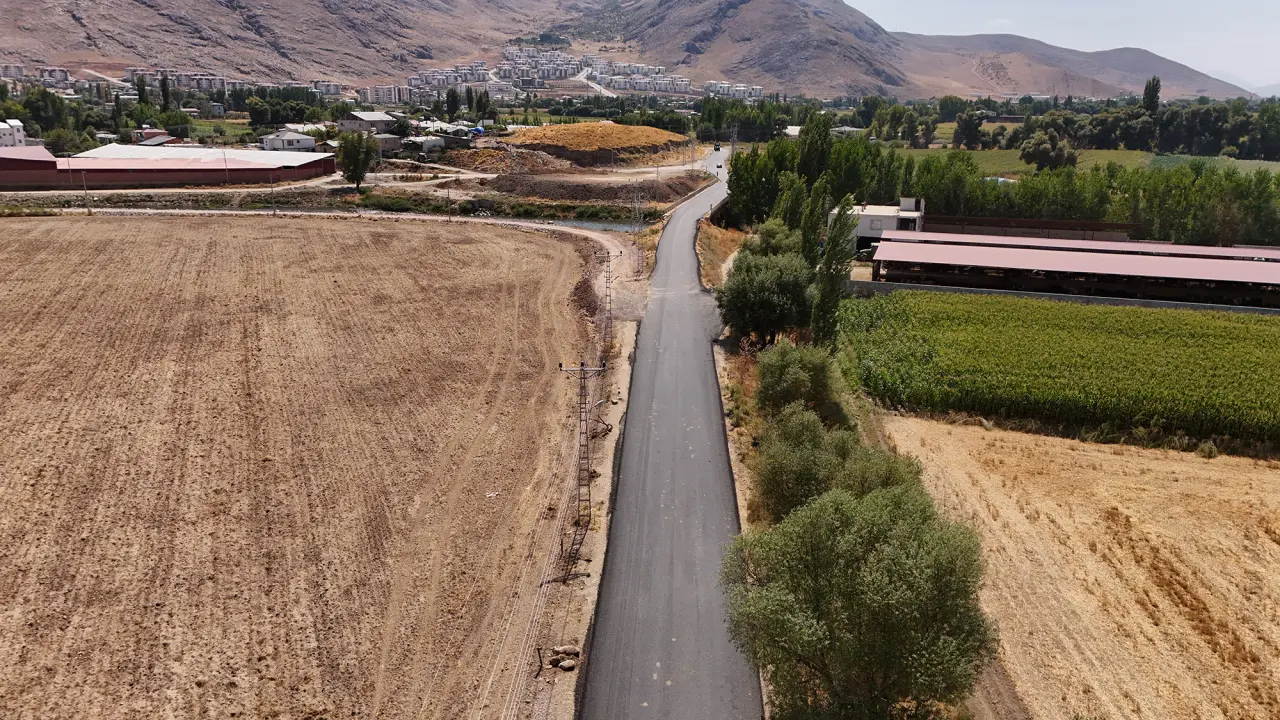 Elbistan’da Asfalt Yatırımı: 26 Kilometrelik Bölüm Tamamlandı 4