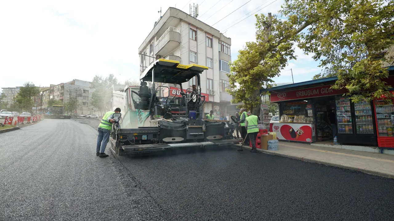 Kahramanmaraş’ta 4 İlçede 24 Noktaya Sıcak Asfalt Serilecek 3