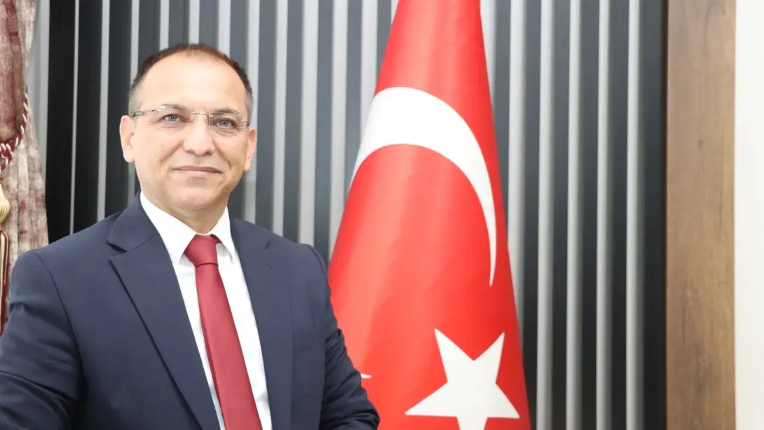 İL MİLLÎ EĞİTİM MÜDÜRÜ ERHAN BAYDUR'UN 24 KASIM ÖĞRETMENLER GÜNÜ MESAJI