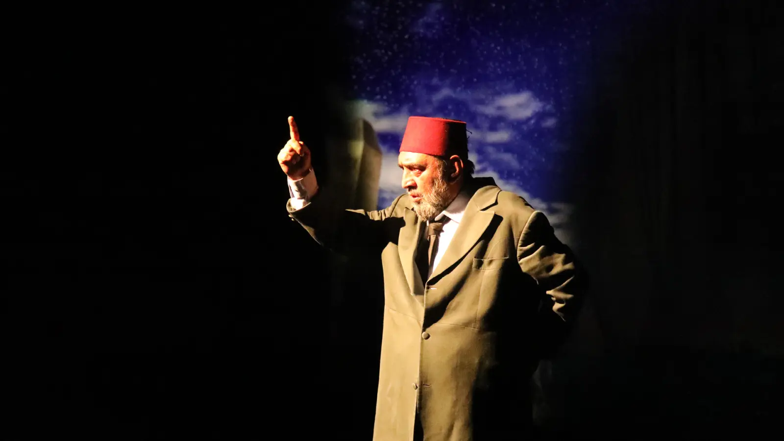 Firavunla Yüzyüze” Oyunu SDÜ'de Sahnelendi - Süleyman Demirel Üniversitesi