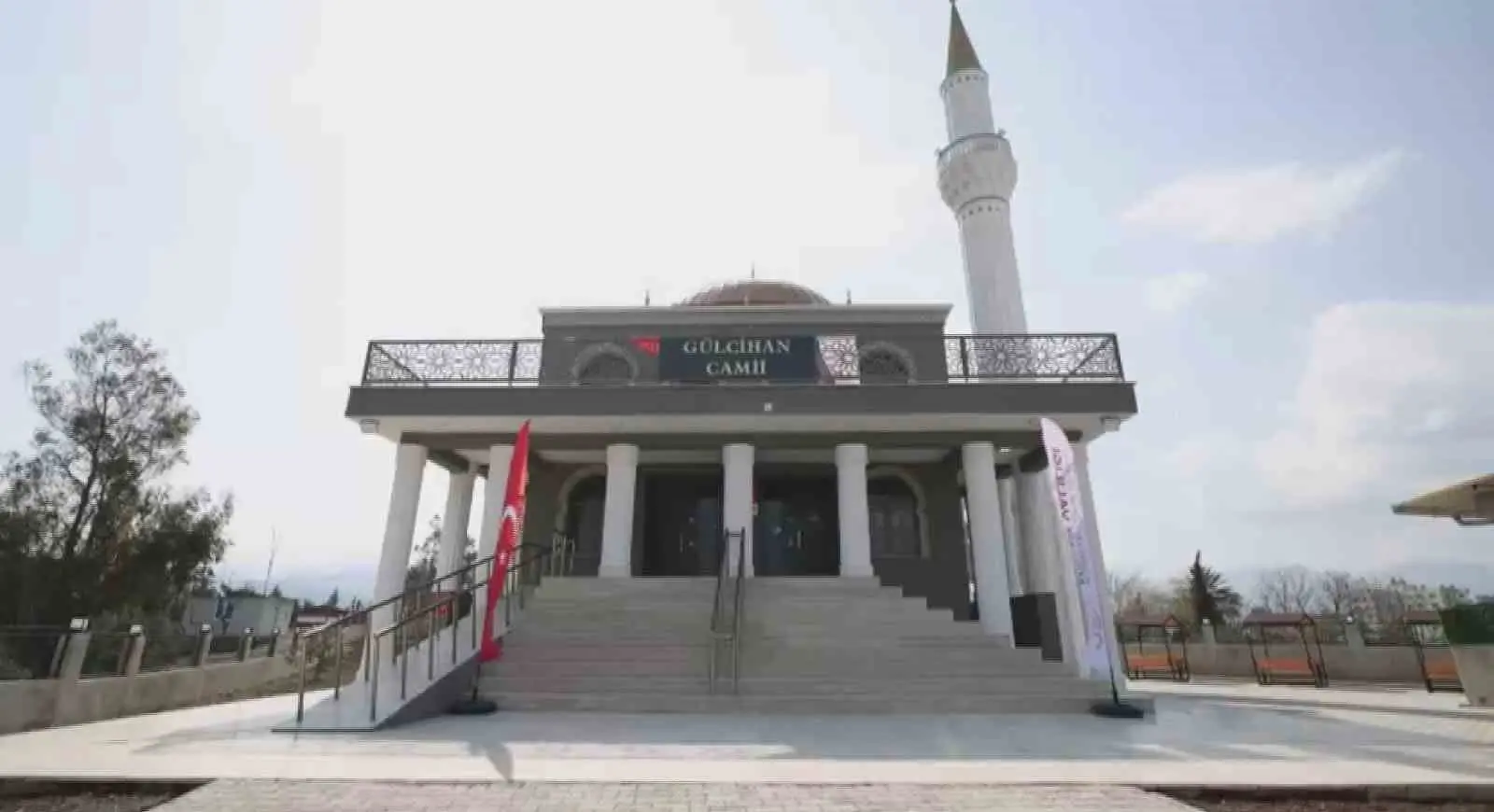 Depremin ardından inşa edilen 123. cami ibadete açıldı