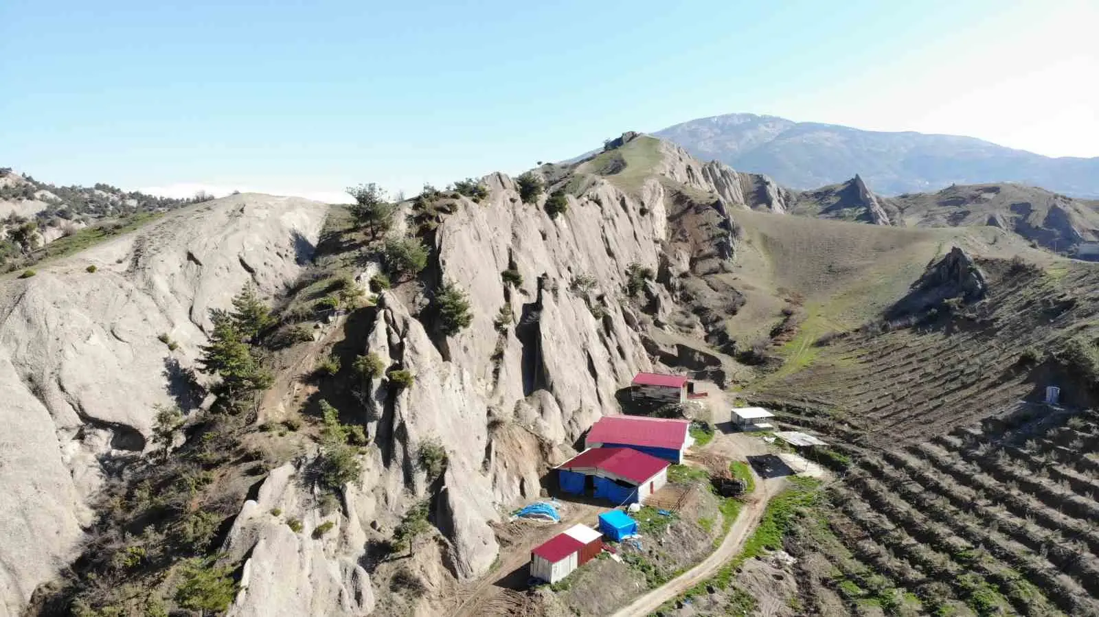 Kahramanmaraş’ta sivri ve keskin kayalar
