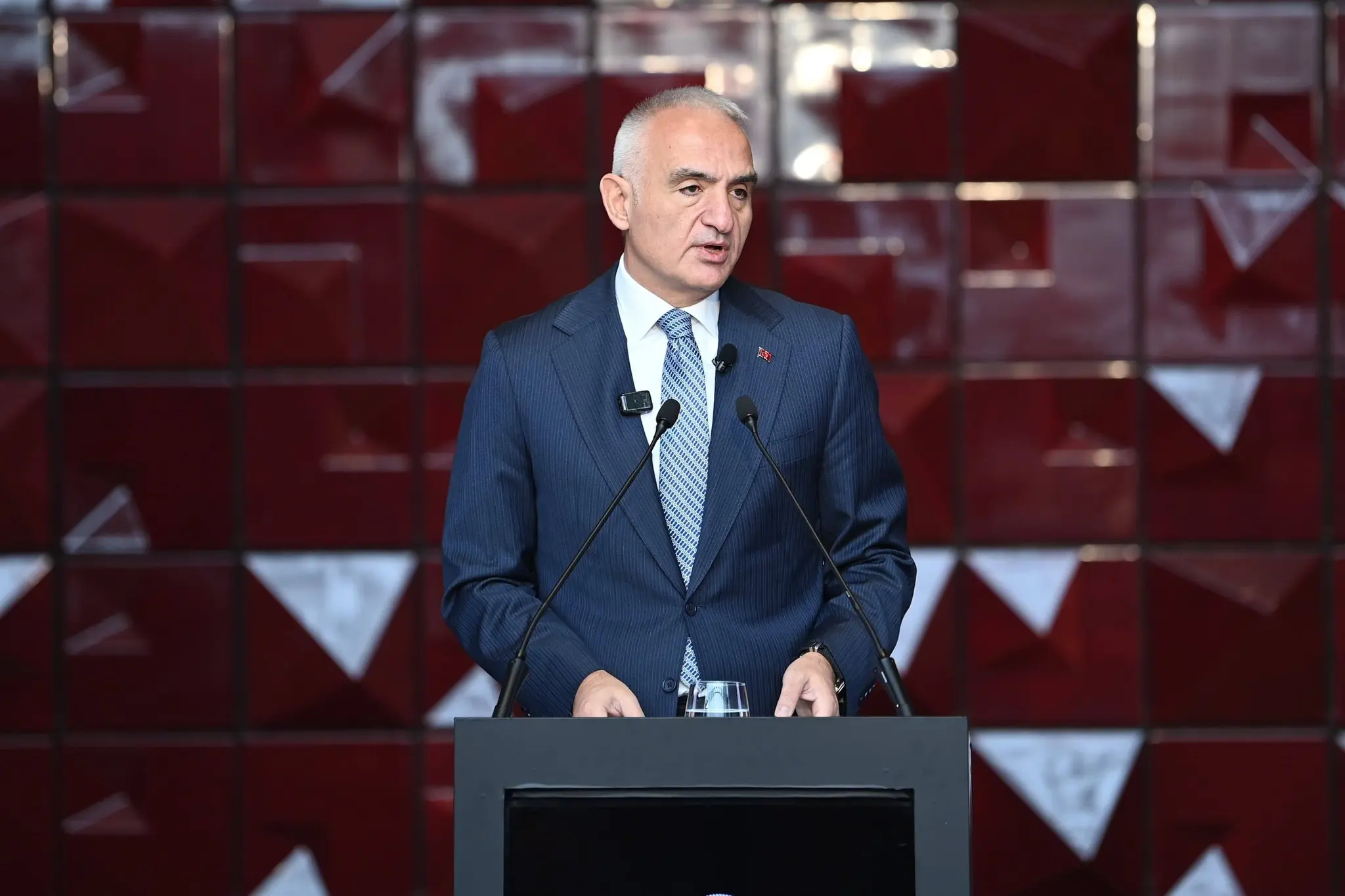 Fotoğraf açıklaması yok.