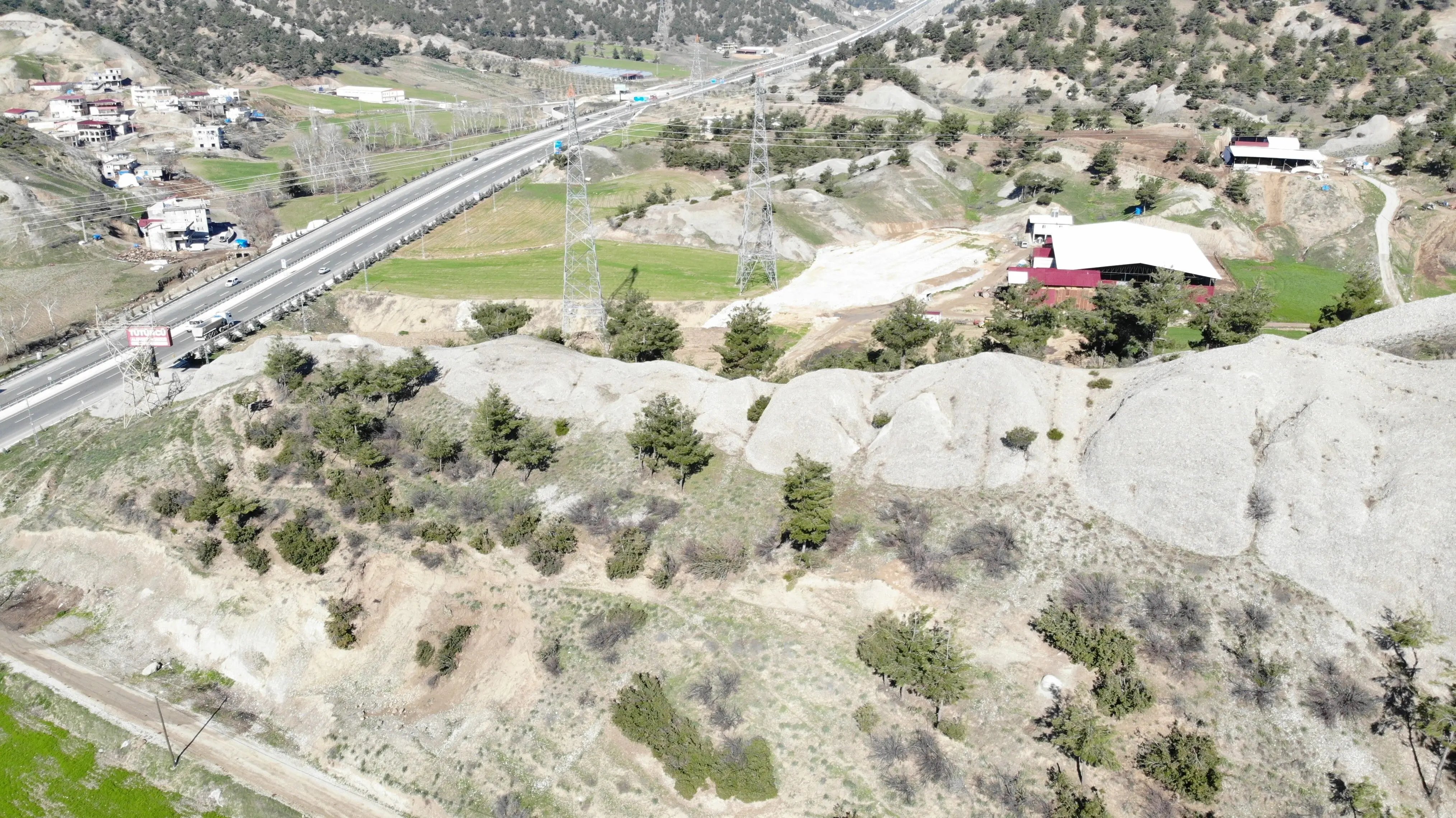 Kahramanmaraş'ta Ejderha Sırtına Benzetilen Kayalık Bölge Dron Ile Görüntülendi (4)