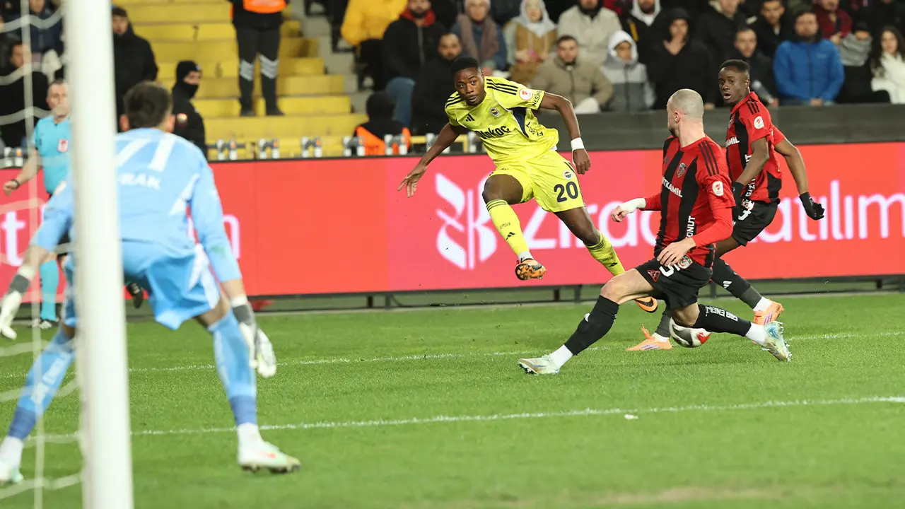 Fenerbahçe Gaziantep FK'yı 4-0 yenerek çeyrek finale yükseldi