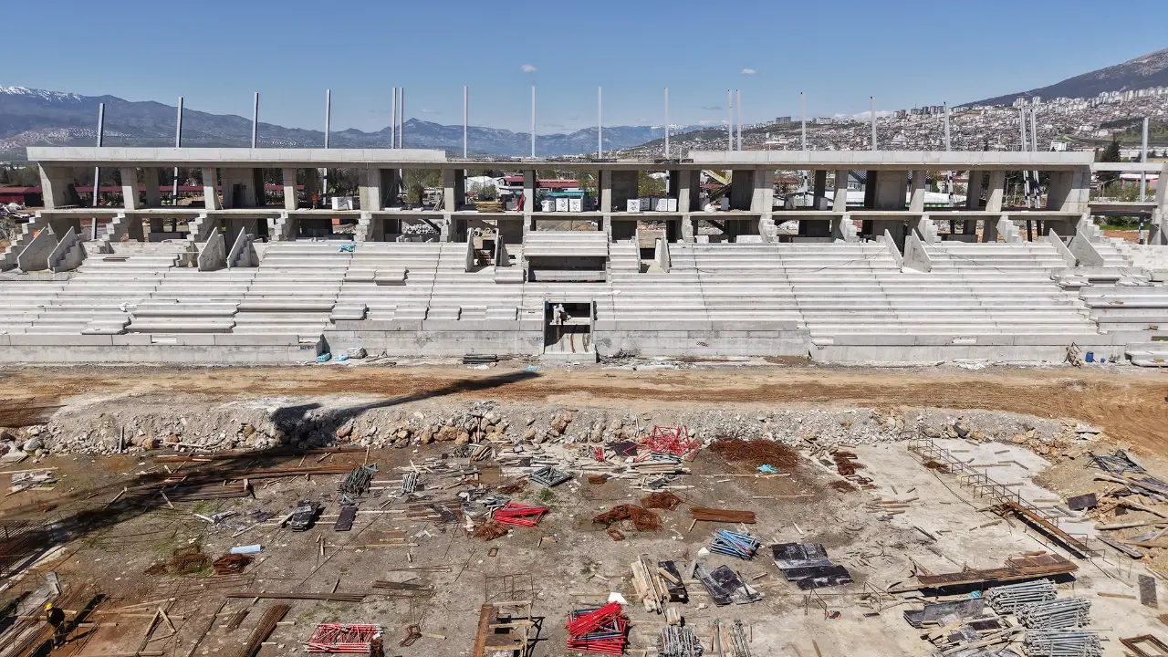 Kahramanmaraş'ın 2 Milyar Tl'lik Yeni Stadyumu Yükseliyor! (11)
