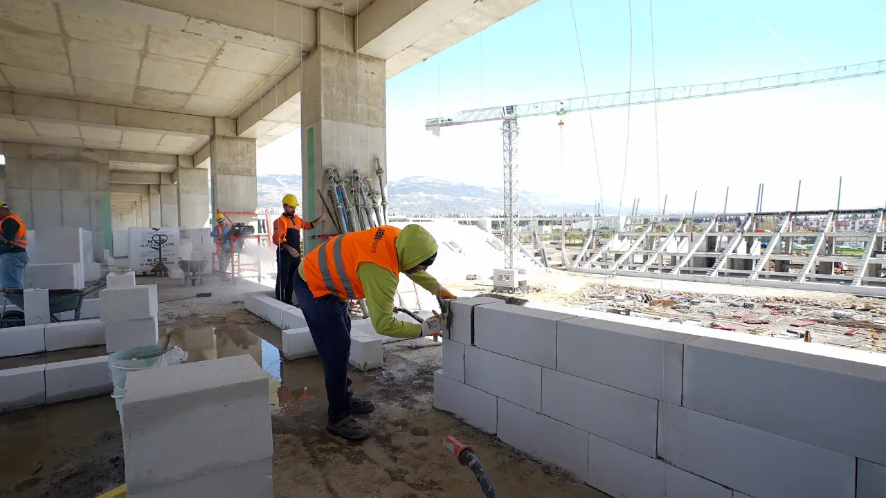 Kahramanmaraş'ın 2 Milyar Tl'lik Yeni Stadyumu Yükseliyor! (7)