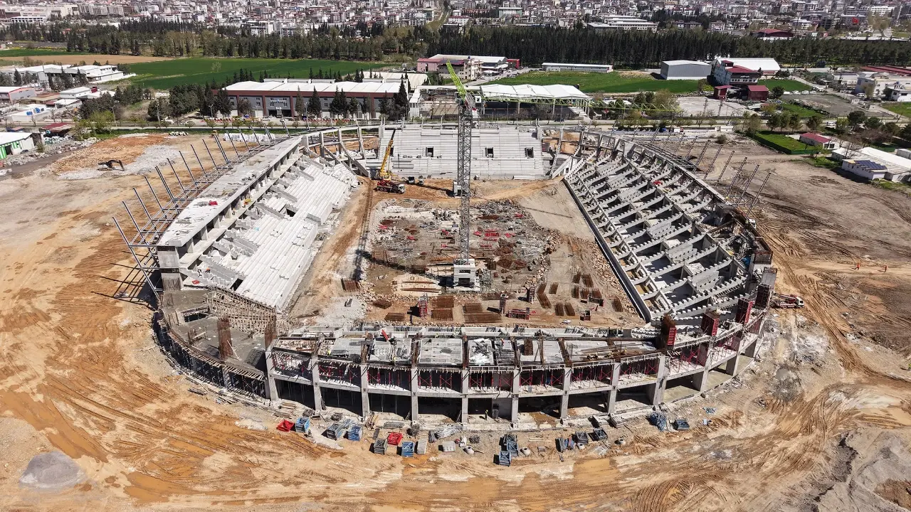 Kahramanmaraş'ın 2 Milyar Tl'lik Yeni Stadyumu Yükseliyor! (8)