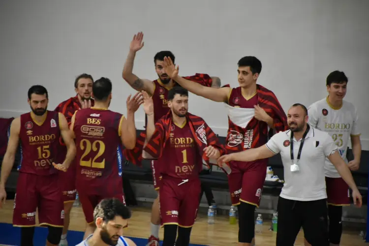 BANDIRMA BORDO BK PARKEYE YENİ KADROSUYLA TBF 1'İNCİ LİG'DE ÇIKACAK -  Marmara Yaşam