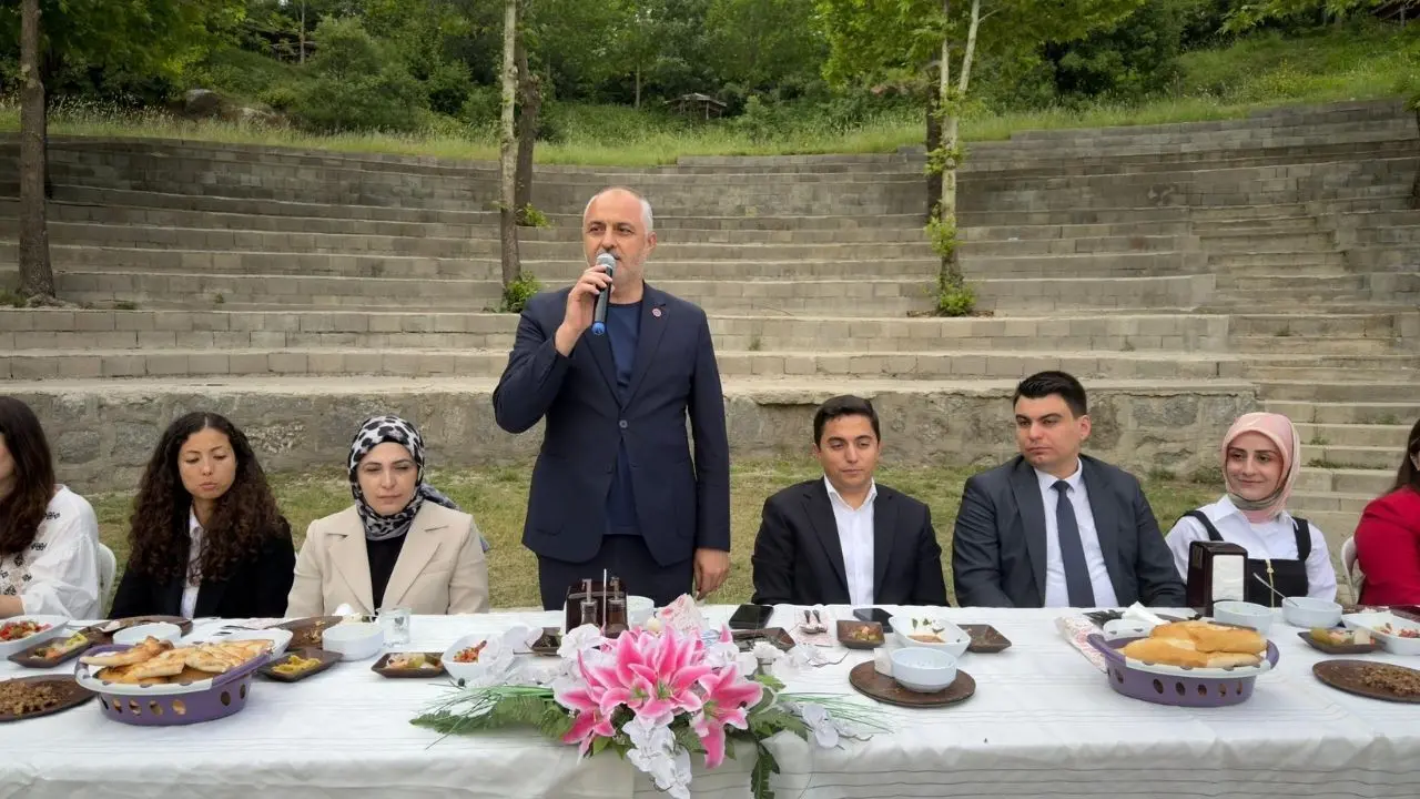 Andırın Kaymakamı Mustafa Arslanşahin yeni görev yerine uğurlandı